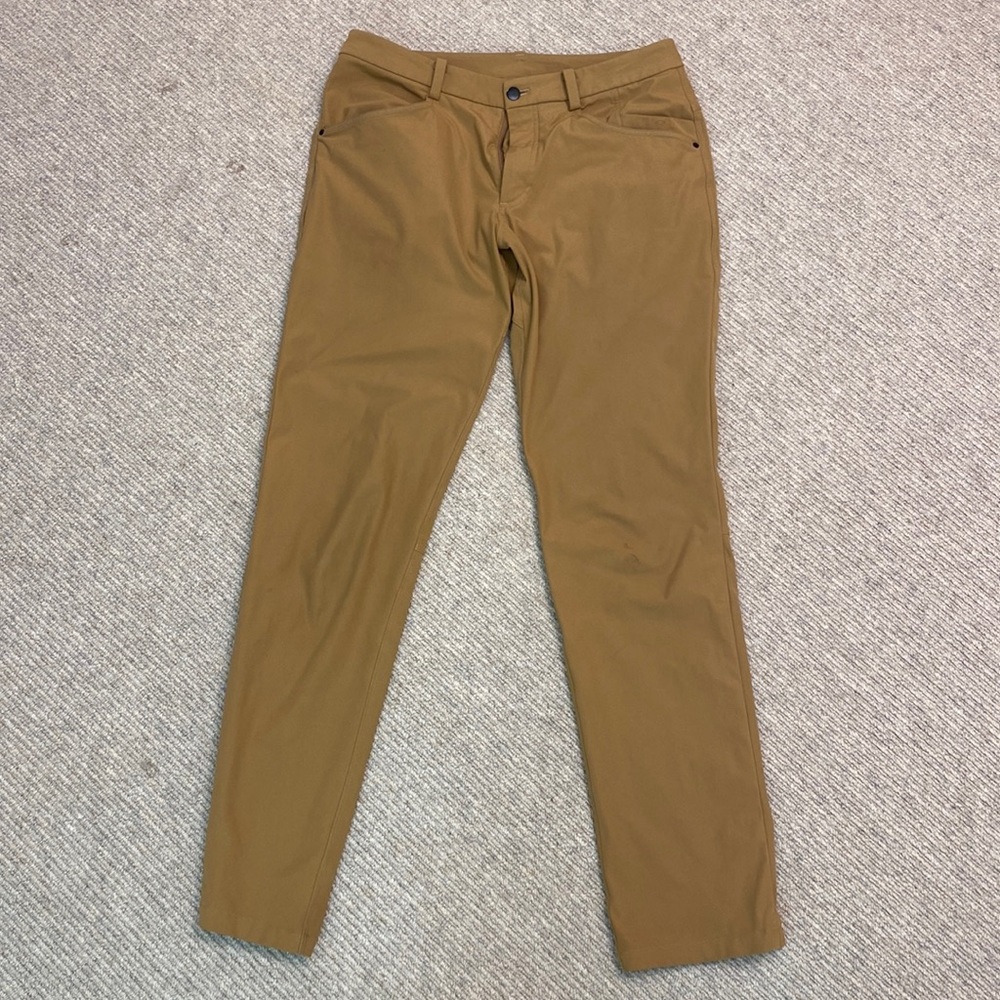 COPY - 32x34 Men’s Khaki Lululemon ABC pants.